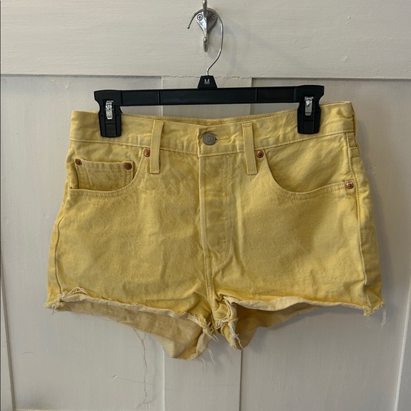 Levi's Pants - Yellow Levi’s Jean shorts size 28